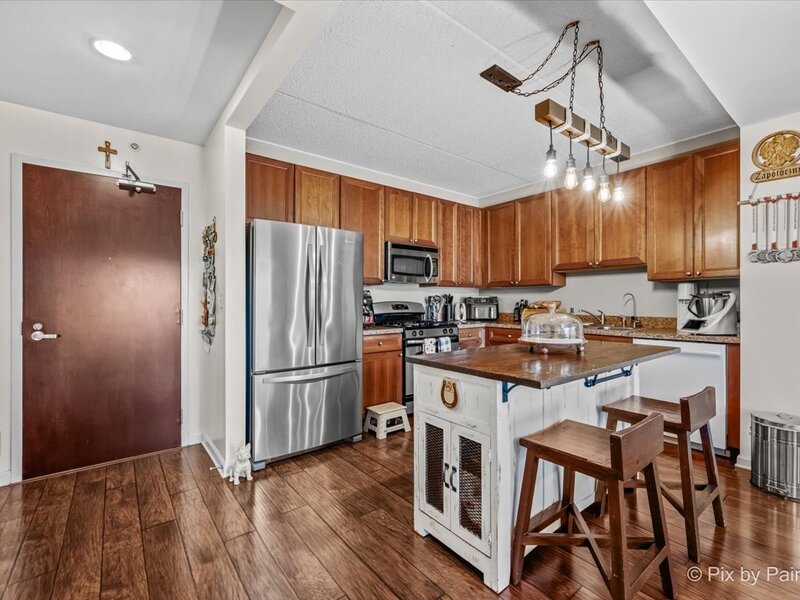 125 Lakeview Drive Bloomingdale IL 60108