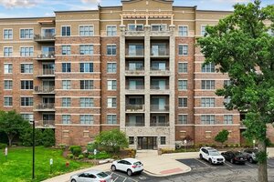 Photo of 125 Lakeview Drive Bloomingdale IL 60108 Unit 403