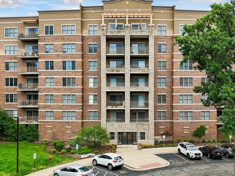 125 Lakeview Drive Bloomingdale IL 60108