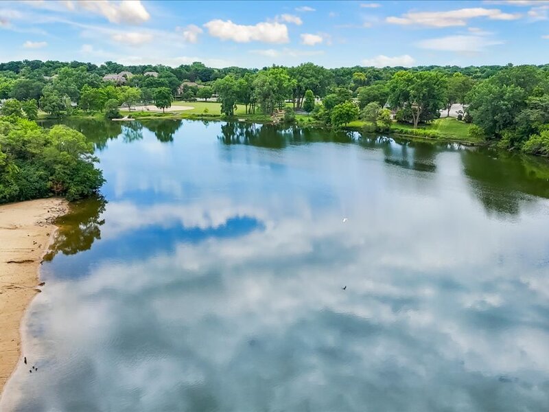125 Lakeview Drive Bloomingdale IL 60108