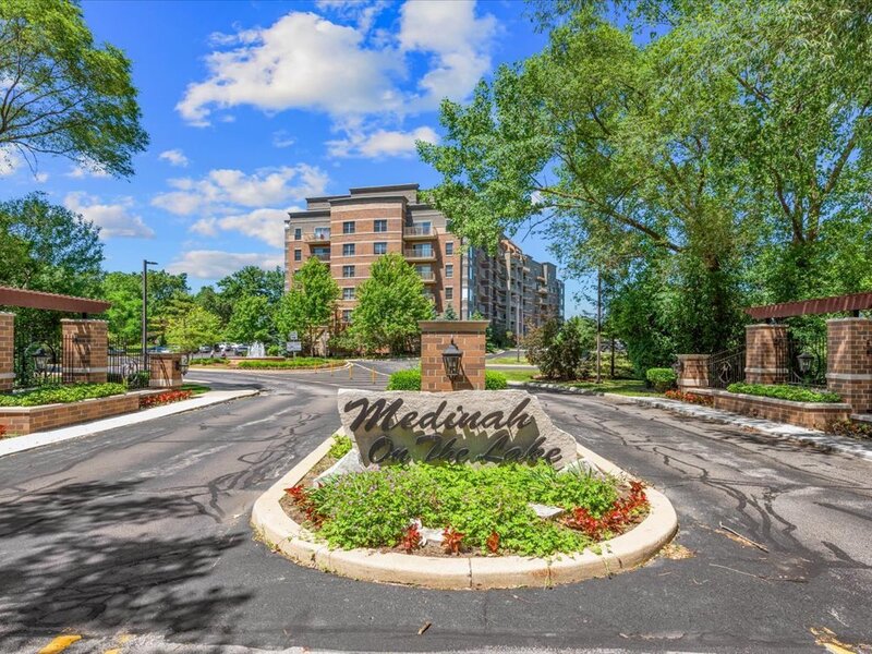 125 Lakeview Drive Bloomingdale IL 60108