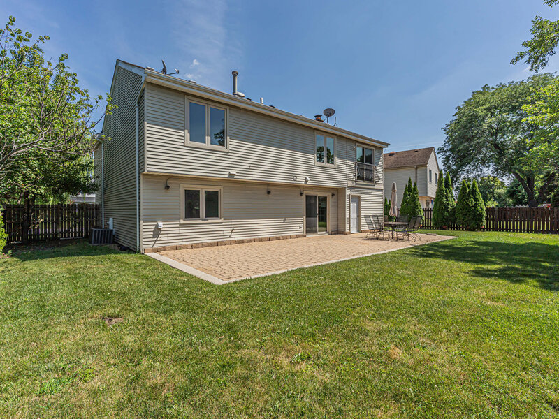 112 Lilac Lane Buffalo Grove IL 60089