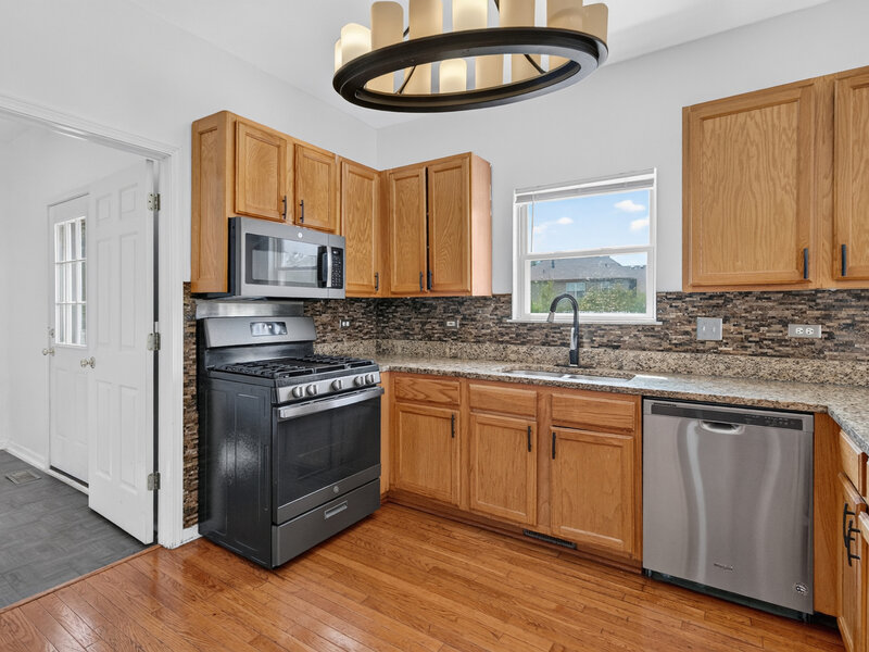 502 Crystal Court Oswego IL 60543