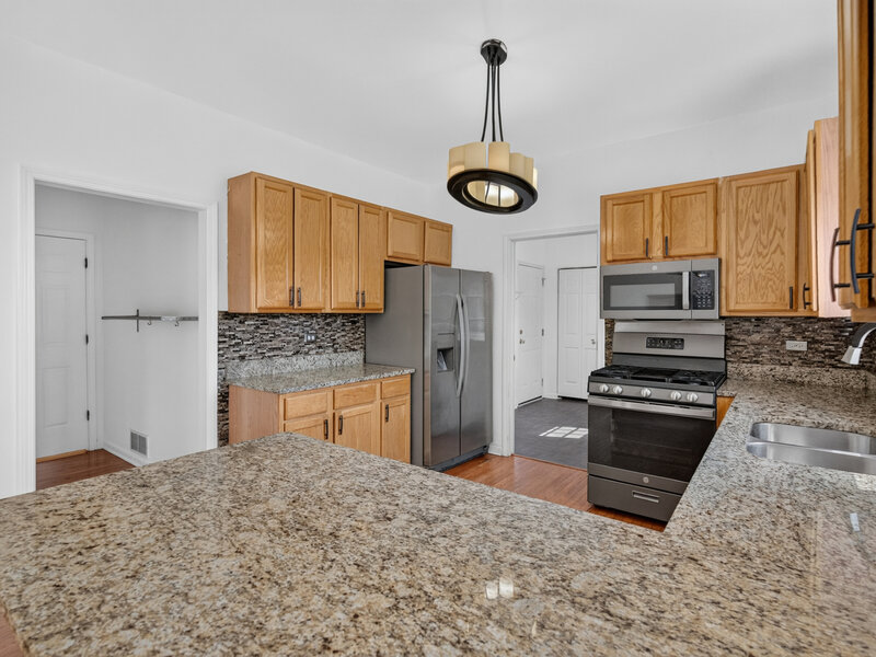 502 Crystal Court Oswego IL 60543