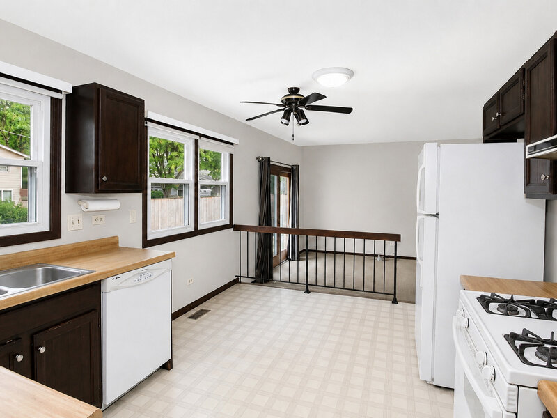 107 S Elroy Avenue Bartlett IL 60103
