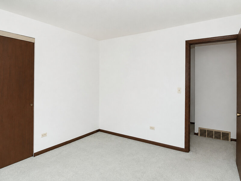 107 S Elroy Avenue Bartlett IL 60103