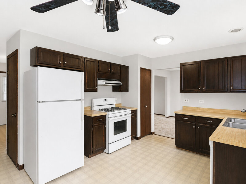 107 S Elroy Avenue Bartlett IL 60103