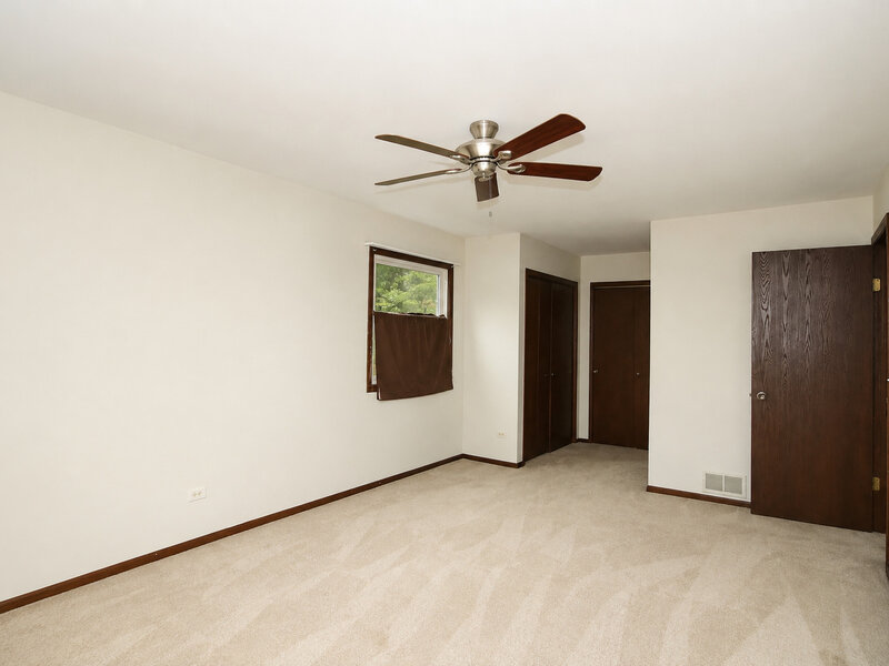 107 S Elroy Avenue Bartlett IL 60103