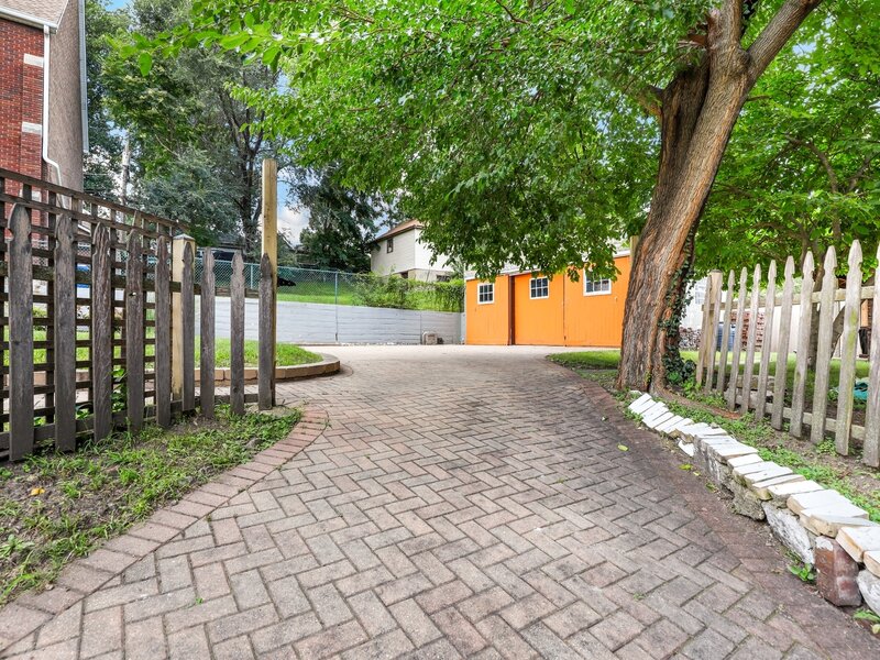 13157 Greenwood Avenue Blue Island IL 60406