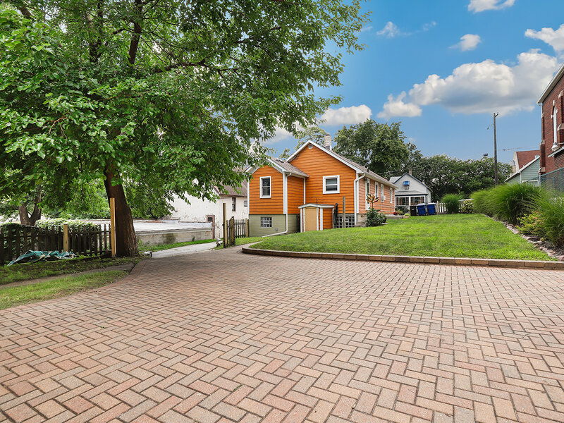 13157 Greenwood Avenue Blue Island IL 60406