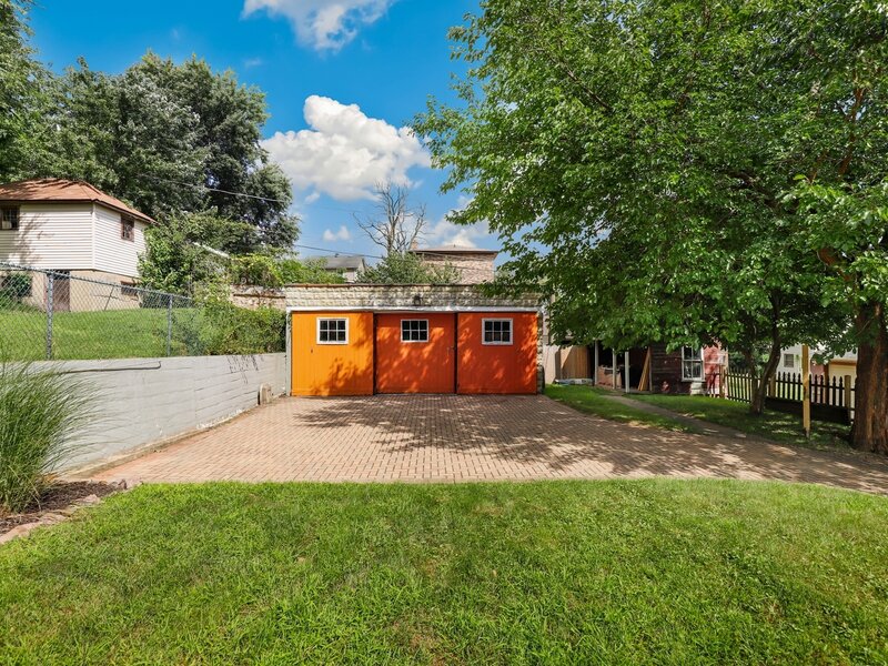 13157 Greenwood Avenue Blue Island IL 60406