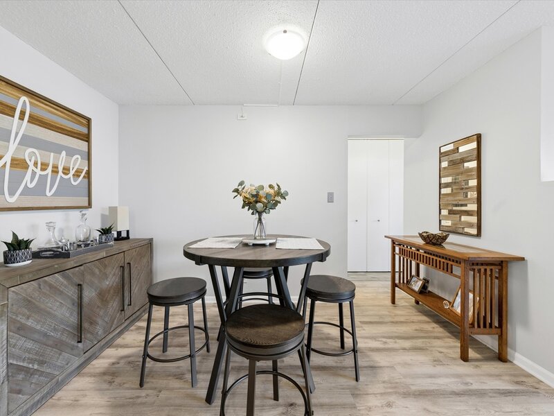 2005 S Finley Road Lombard IL 60148