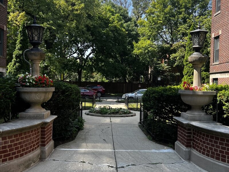 5551 S Kimbark Avenue Chicago IL 60637
