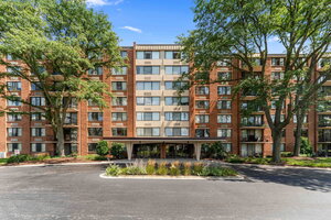 Photo of 2000 Saint Regis Drive Lombard IL 60148 Unit 7D