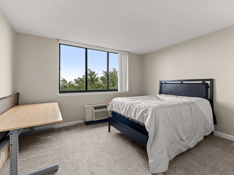 2000 Saint Regis Drive Lombard IL 60148