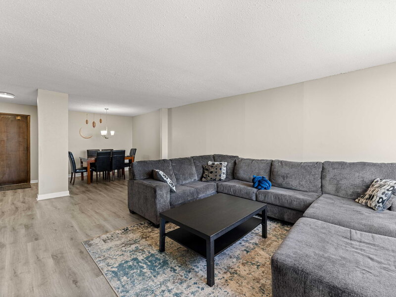 2000 Saint Regis Drive Lombard IL 60148