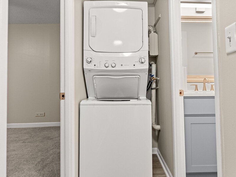 2000 Saint Regis Drive Lombard IL 60148