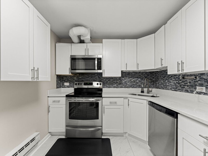 2000 Saint Regis Drive Lombard IL 60148