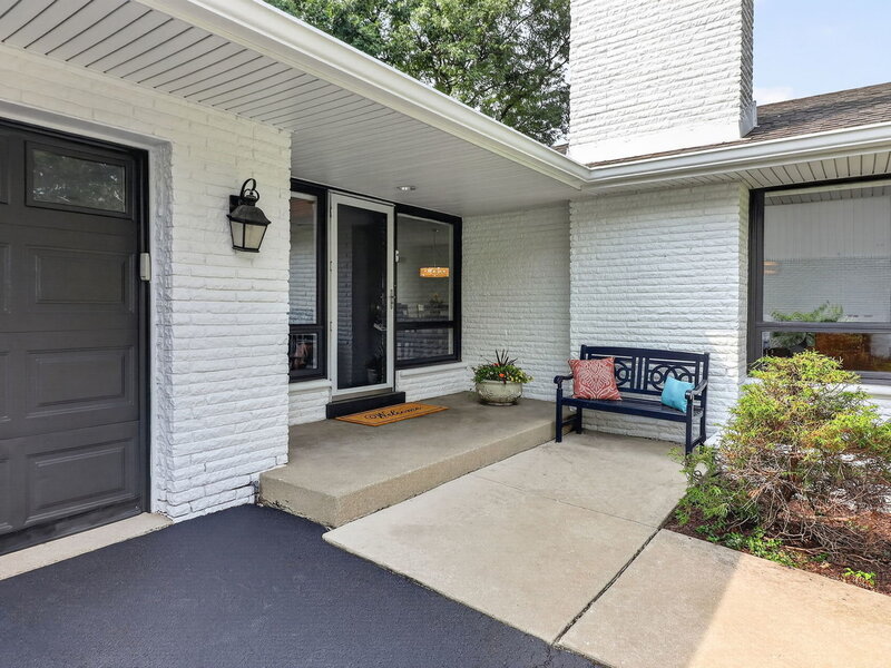 282 Stonegate Road Clarendon Hills IL 60514