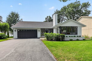 Photo of 282 Stonegate Road Clarendon Hills IL 60514