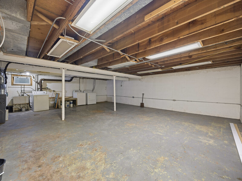 8812 Dee Road Des Plaines IL 60016
