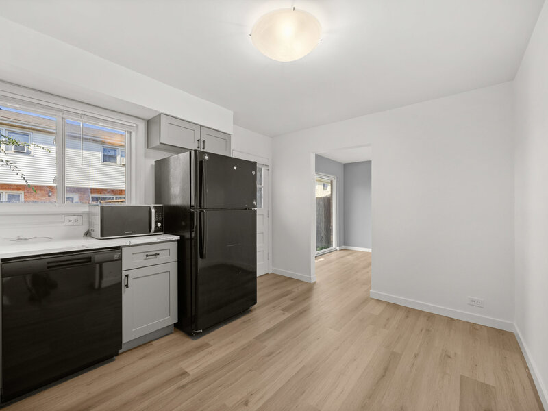 8812 Dee Road Des Plaines IL 60016