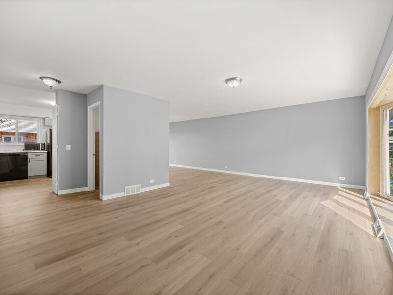8812 Dee Road Des Plaines IL 60016