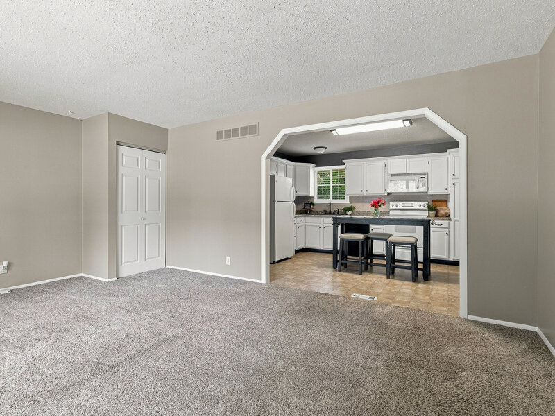4085 Kings Court Bettendorf IA 52722
