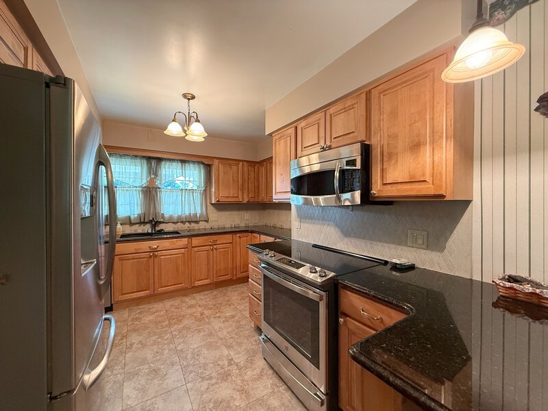 709 36th Avenue East Moline IL 61244