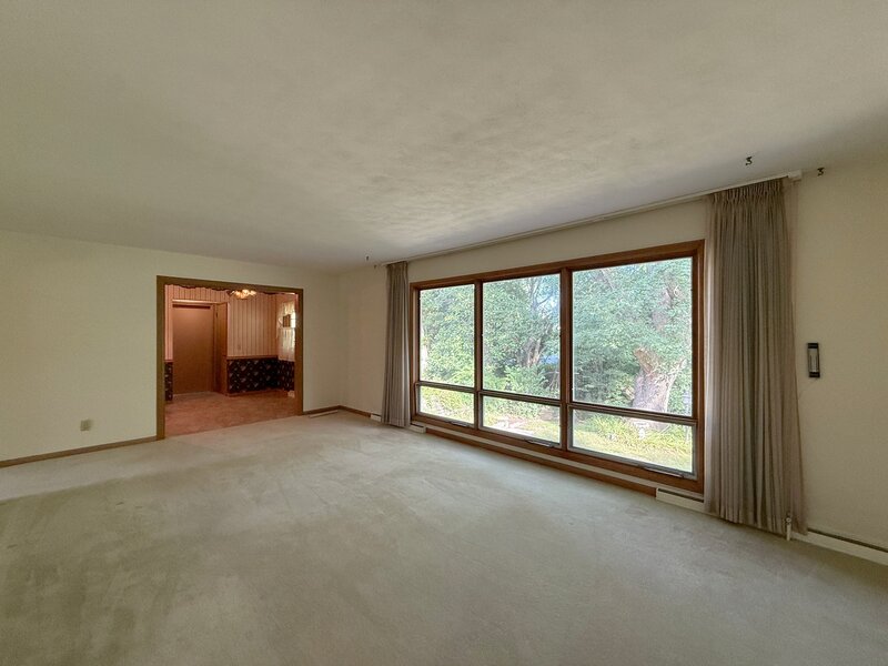 709 36th Avenue East Moline IL 61244