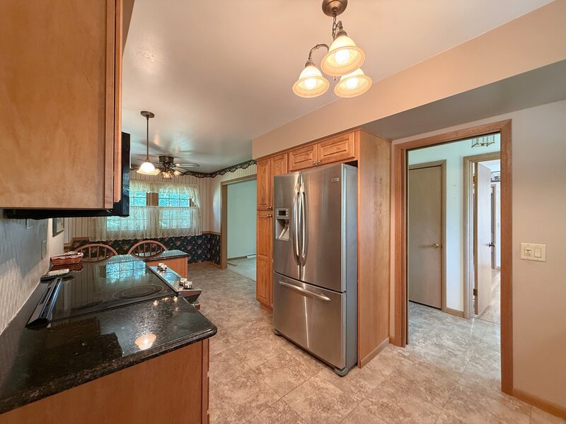 709 36th Avenue East Moline IL 61244