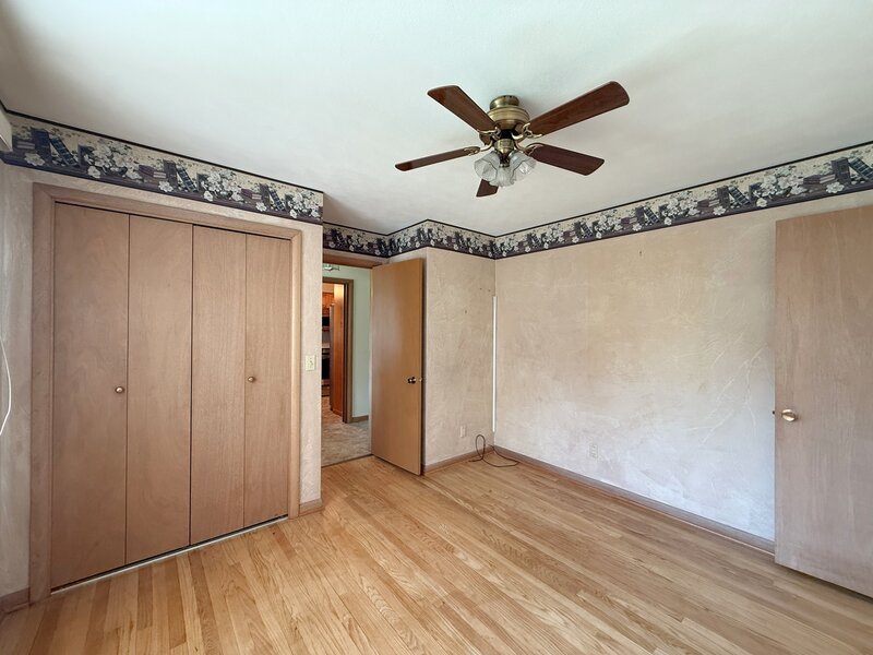 709 36th Avenue East Moline IL 61244
