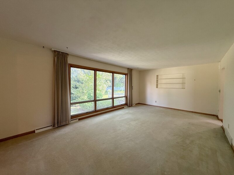 709 36th Avenue East Moline IL 61244