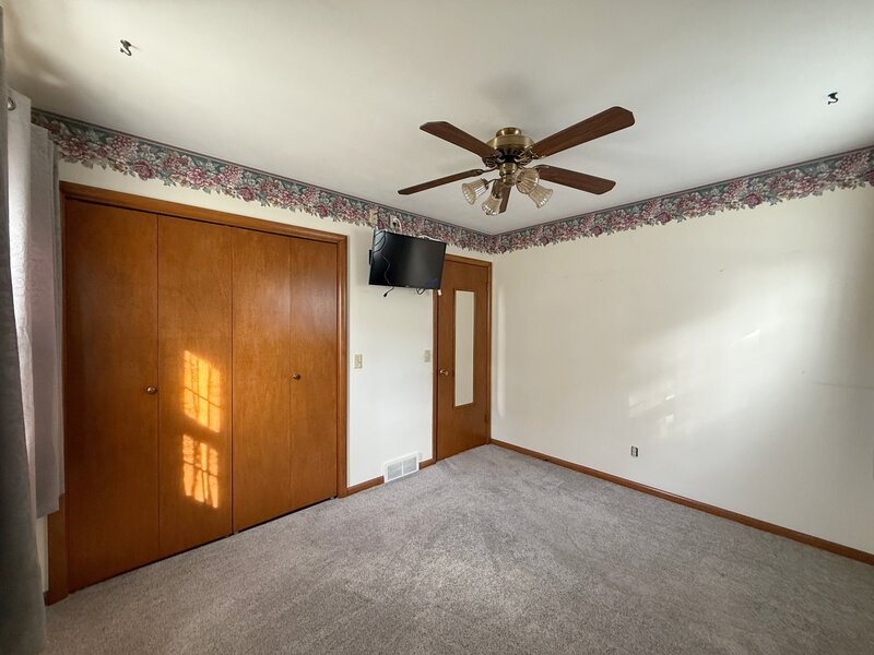 709 36th Avenue East Moline IL 61244