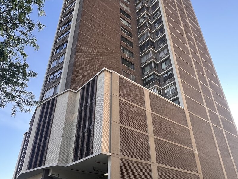 6325 N Sheridan Road Chicago IL 60660