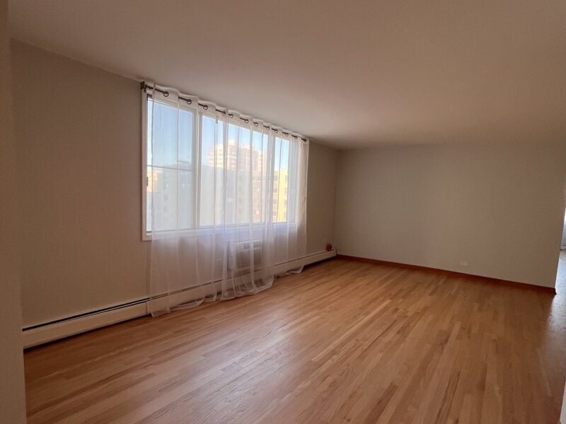 6325 N Sheridan Road Chicago IL 60660