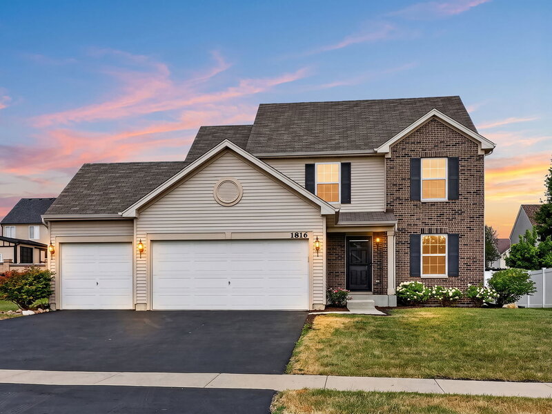 1816 Oxford Way Joliet IL 60431