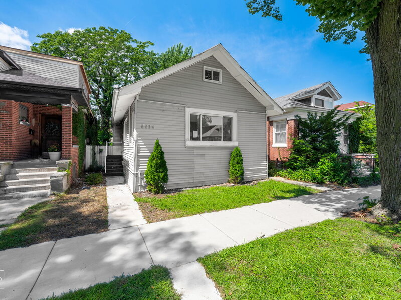 8234 S Kimbark Avenue Chicago IL 60619
