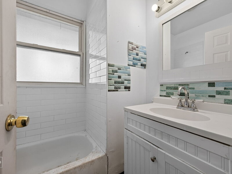 8234 S Kimbark Avenue Chicago IL 60619
