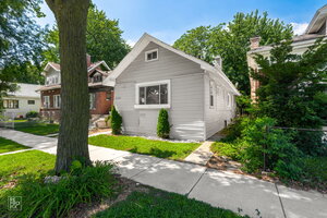 Photo of 8234 S Kimbark Avenue Chicago IL 60619
