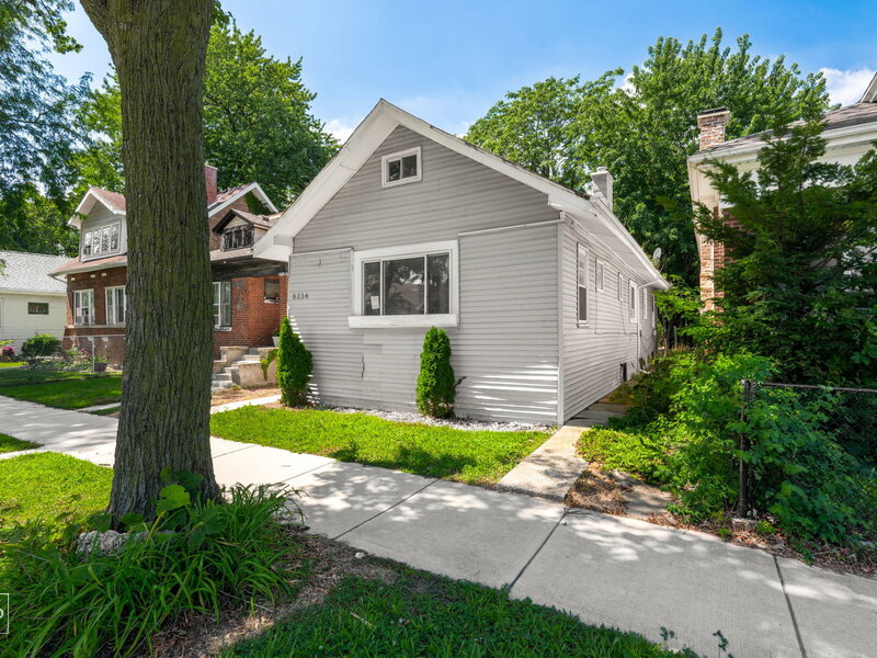 8234 S Kimbark Avenue Chicago IL 60619