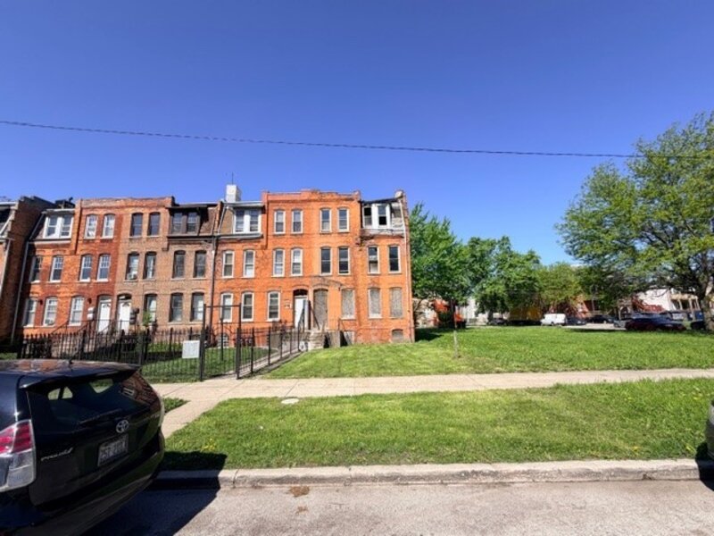 10506 S Maryland Avenue Chicago IL 60628