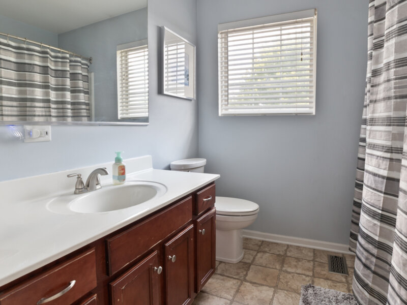 1813 Sebastian Drive Woodstock IL 60098