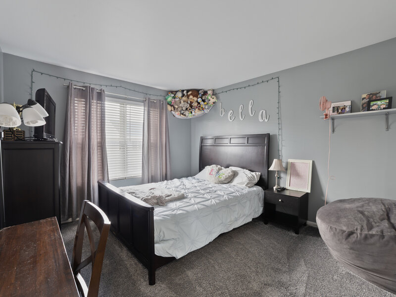 1813 Sebastian Drive Woodstock IL 60098