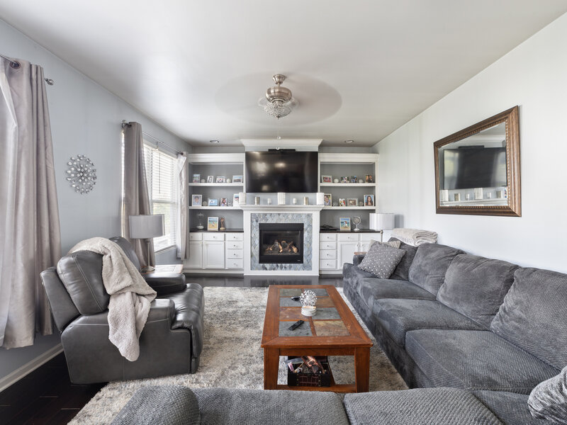 1813 Sebastian Drive Woodstock IL 60098