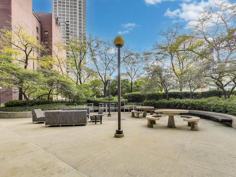 10 E Ontario Street Chicago IL 60611