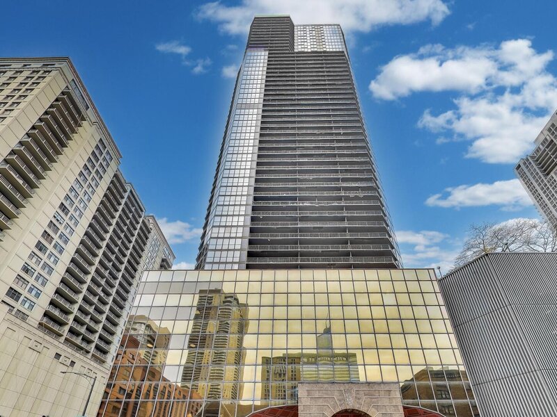10 E Ontario Street Chicago IL 60611
