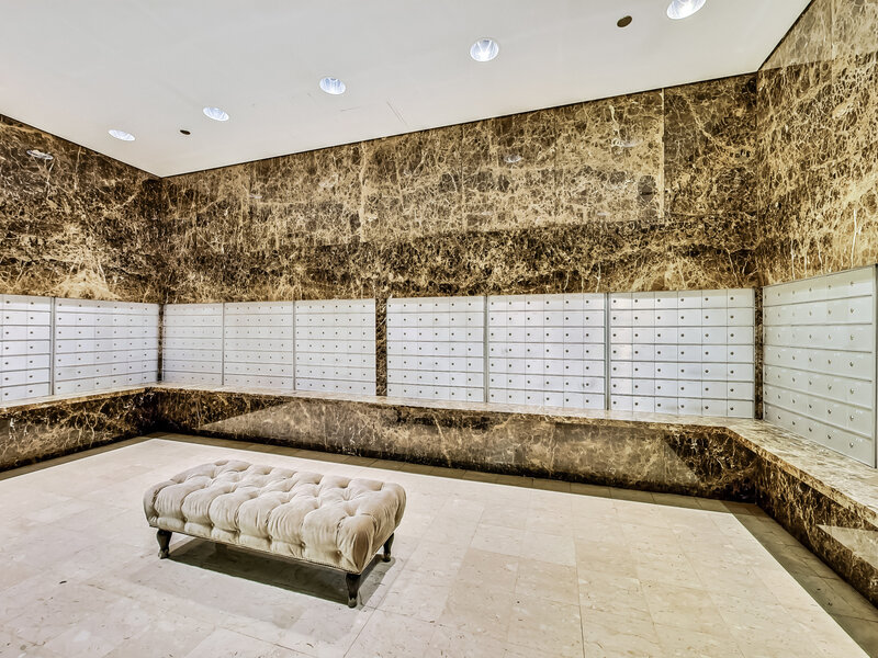 10 E Ontario Street Chicago IL 60611