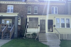 Photo of 10537 S Corliss Avenue Chicago IL 60628