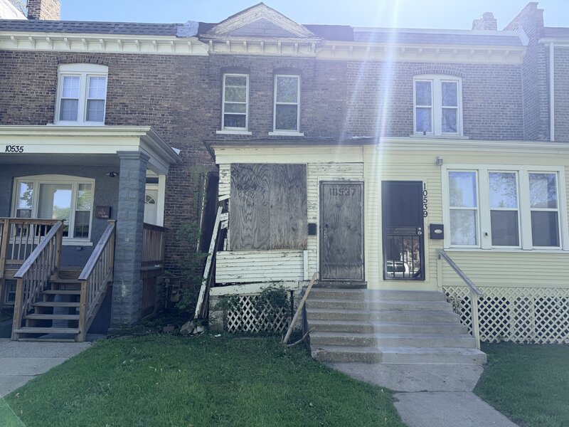 10537 S Corliss Avenue Chicago IL 60628